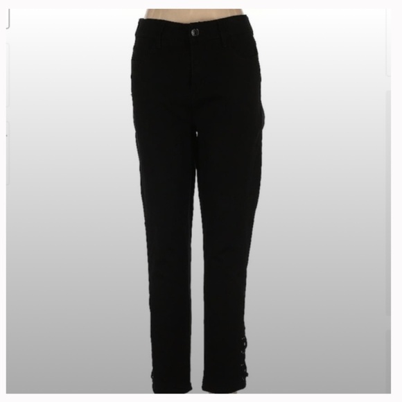 Seven7 Black Jeans - Sz 12  criss cross bottom side design-Excellent Condition!! - Picture 1 of 9